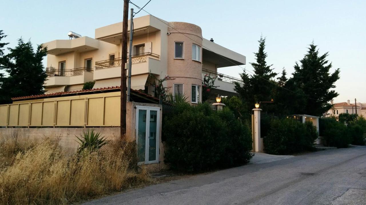 Lovely 2-Bedroom Apartment At Greek Riviera Vári Exteriör bild
