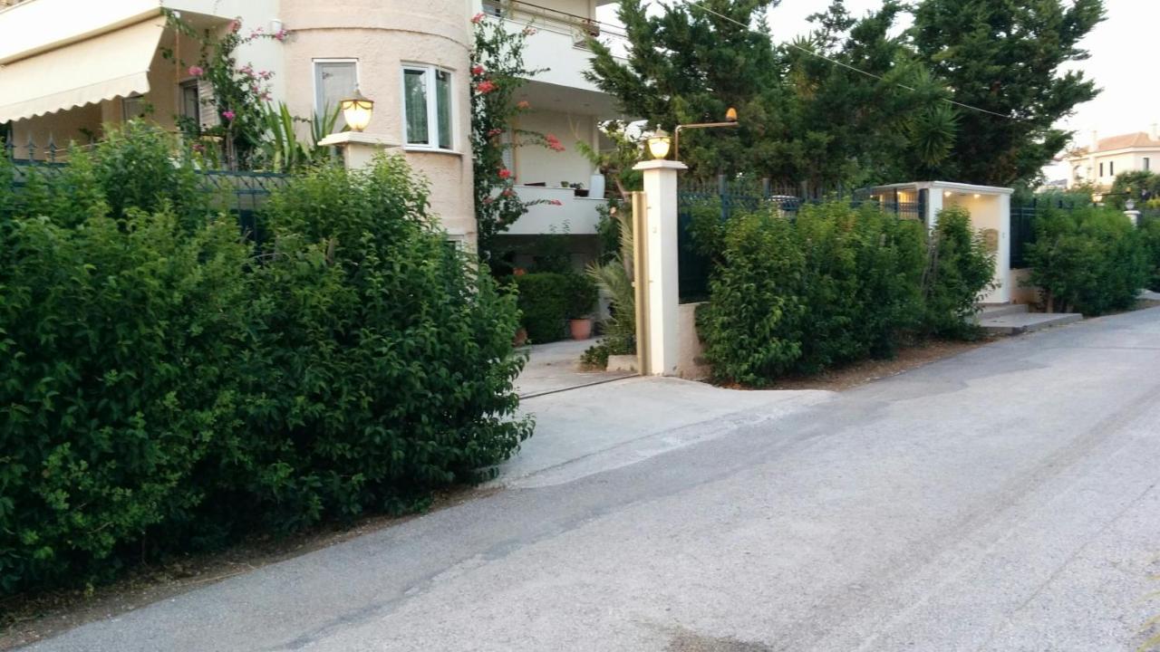 Lovely 2-Bedroom Apartment At Greek Riviera Vári Exteriör bild